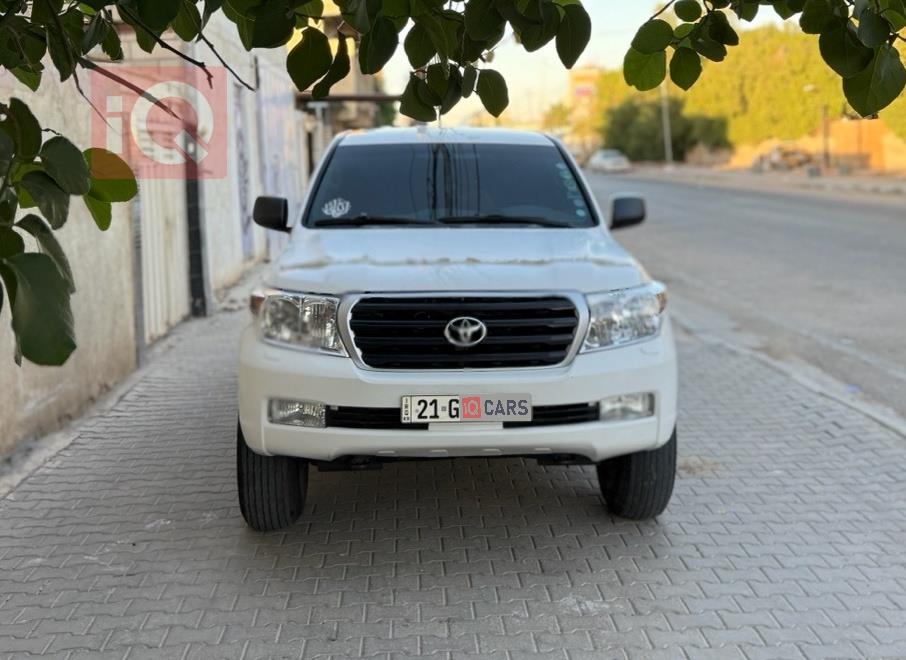 تۆیۆتا لاند کروزەر